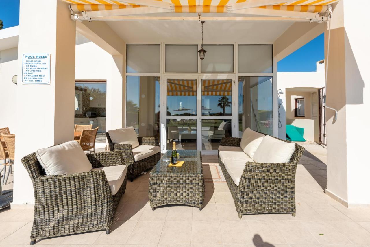 Villa Savoya Sunrise By Ezoria Villas Coral Bay Exterior photo